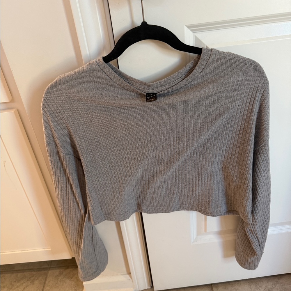 Gray Ribbed Long Sleeve Crop Top